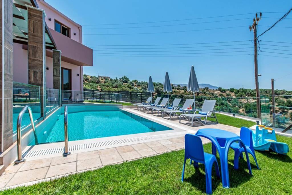Villa Anthi, A Modern Villa With Salted Water Pool,Hot Tub & Bbq! 레팀노 외부 사진