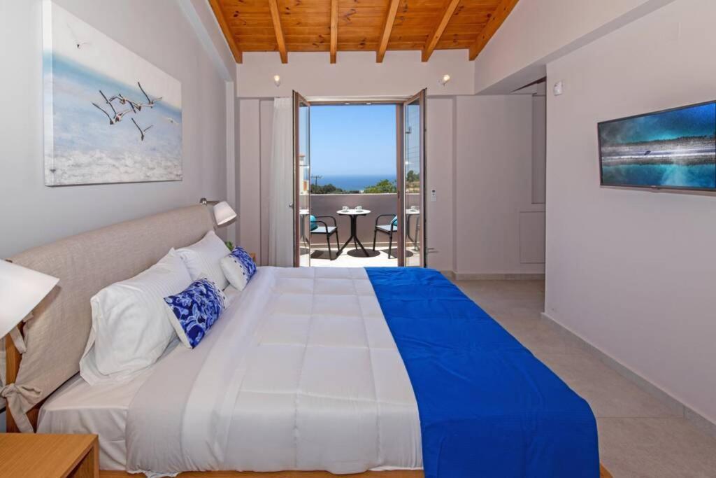 Villa Anthi, A Modern Villa With Salted Water Pool,Hot Tub & Bbq! 레팀노 외부 사진