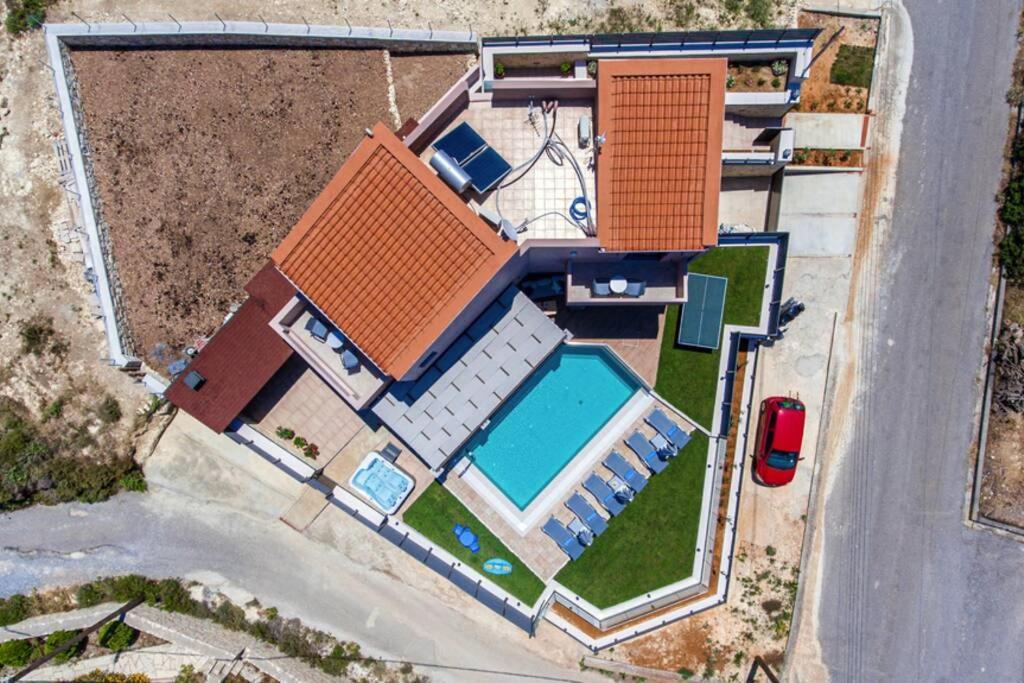 Villa Anthi, A Modern Villa With Salted Water Pool,Hot Tub & Bbq! 레팀노 외부 사진