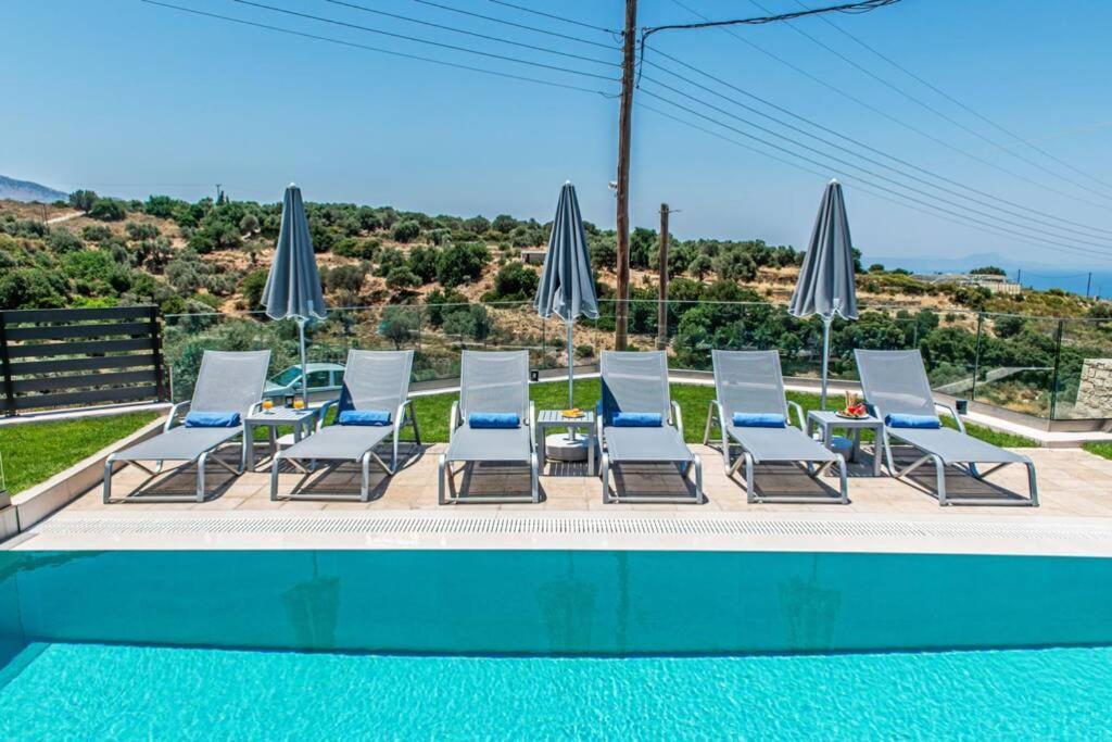 Villa Anthi, A Modern Villa With Salted Water Pool,Hot Tub & Bbq! 레팀노 외부 사진