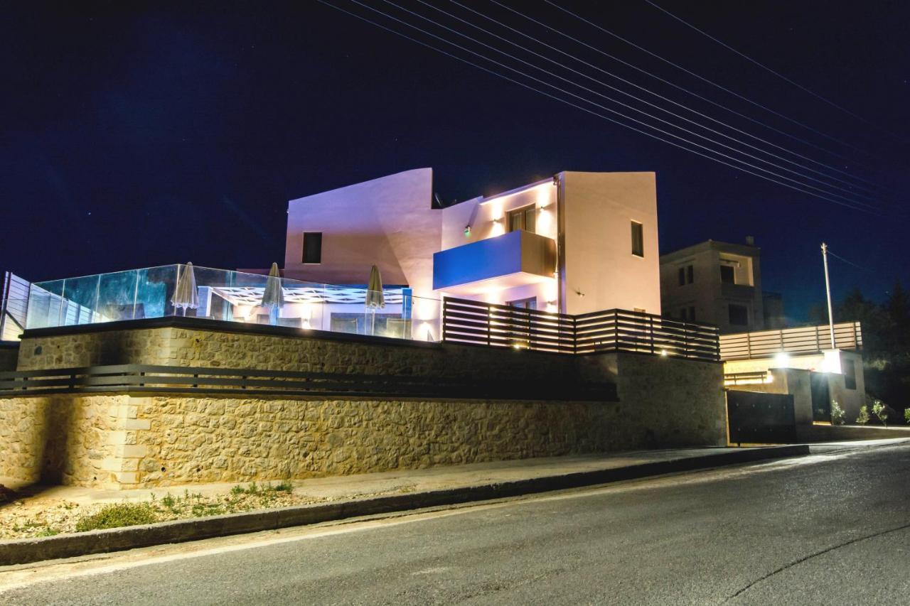 Villa Anthi, A Modern Villa With Salted Water Pool,Hot Tub & Bbq! 레팀노 외부 사진